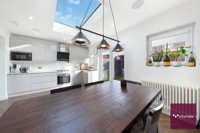 581, Gale Street, Dagenham photo 4