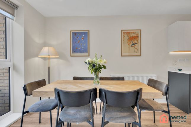 2 Saffron Mews, Ilford photo 4