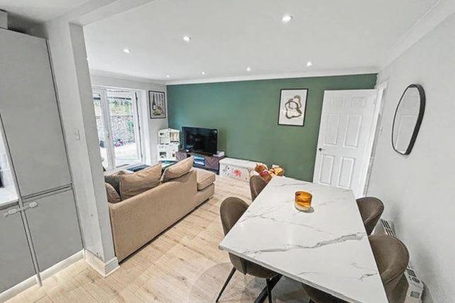 3, Holly Place, High Wycombe photo 3