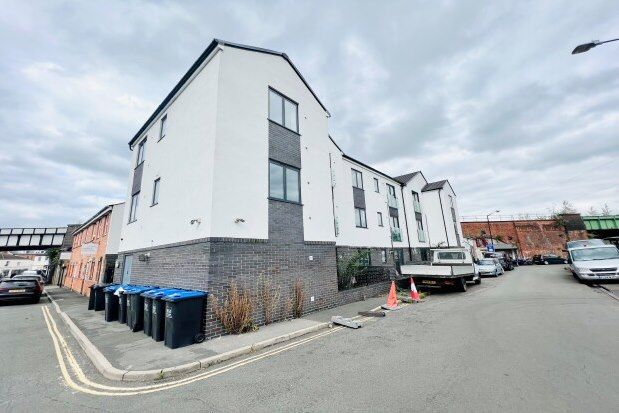 Thumbnail Flat to rent in 7 Court Street, Leamington Spa