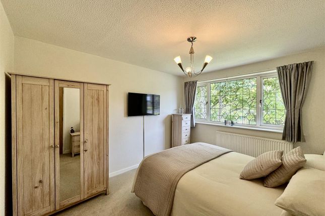 12, Rookery Close, Stalybridge photo 3