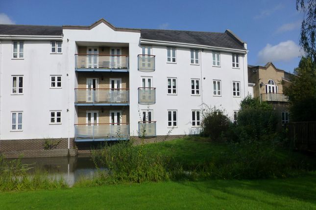 Thumbnail Flat for sale in Wren Way, Bicester