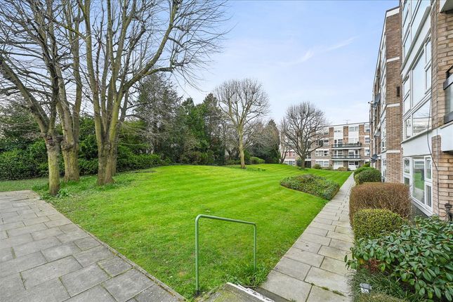Flat for sale in Ashdown, Clivedon Court, Ealing, London