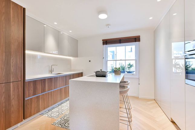 Thumbnail Flat for sale in Montagu Square, Marylebone, London