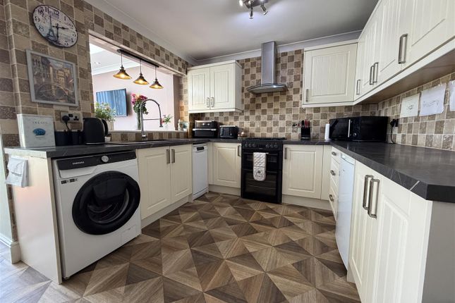 19, Croft Way, Selby photo 2