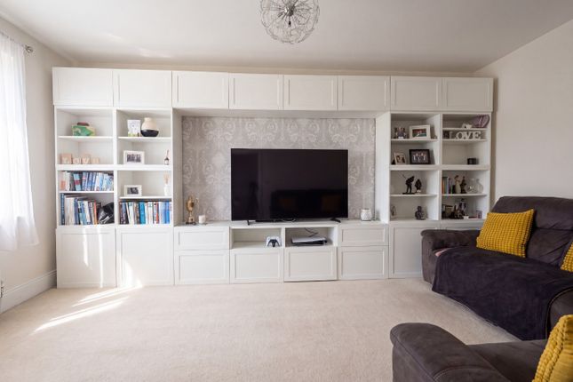 164 Homington Avenue, Coate, Wiltshire photo 2