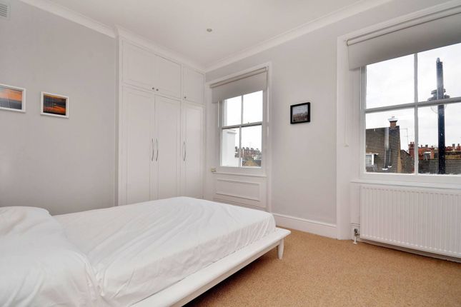 Flat to rent in Oakley Street, Chelsea, London