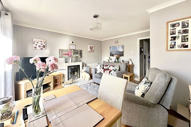 17, Chambers Close, Devon photo 3