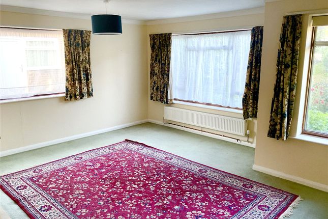 11, Heathfield Way, Canterbury photo 4