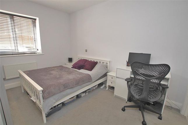 Flat 6 Connaught Place 126, Connaught Road, Woking photo 4