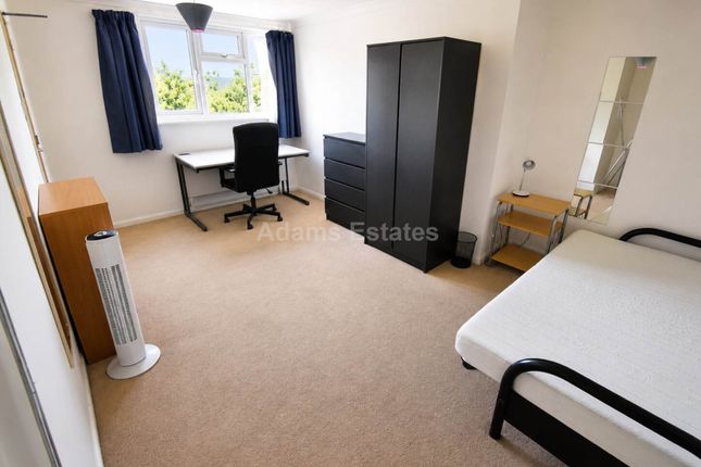 Donnington Road, Reading photo 3
