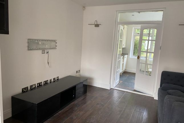 19, Ridgeway, Woodford Green photo 2