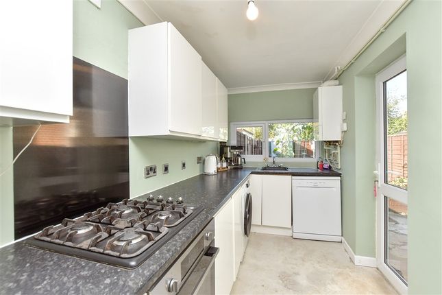 Carlton Avenue, Sheerness photo 4