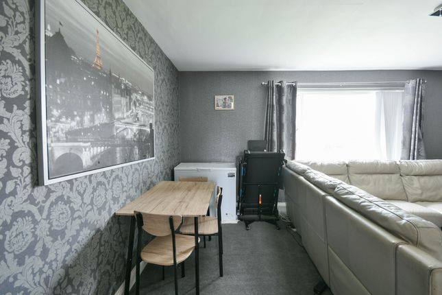 75, Southway, Newcastle upon Tyne photo 4