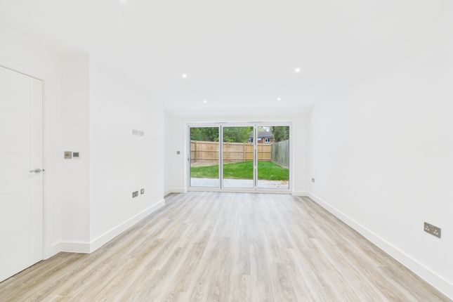 85b Timber Mill, Horsham photo 3