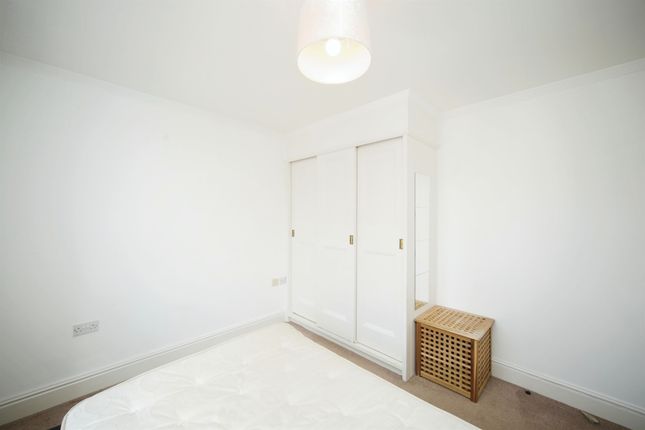 Flat for sale in The Octagon, Taunton
