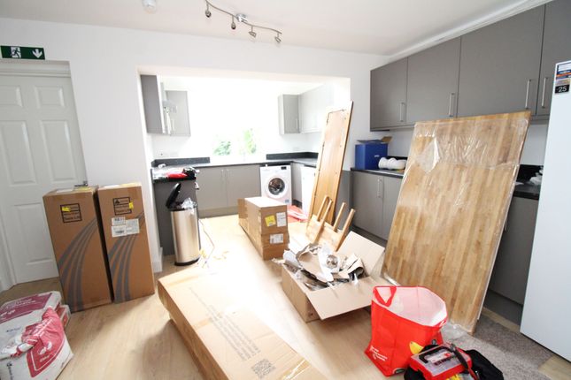 Thumbnail Room to rent in Linmere Walk, Dunstable, Bedfordshire