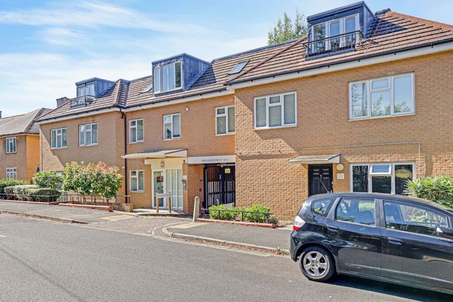 Ernest Court, 122 Bowen Drive, Dulwich, London photo 2