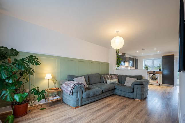 3, Goldcrest Crescent, Lanark photo 2
