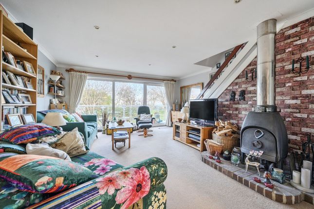 94 Beach Road, Chichester photo 3