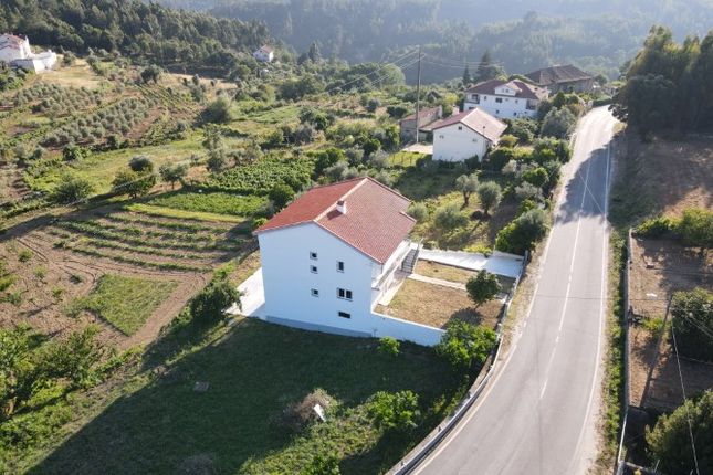 Detached house for sale in Figueiró Dos Vinhos, Figueiró Dos Vinhos E Bairradas, Figueiró Dos Vinhos, Leiria, Central Portugal