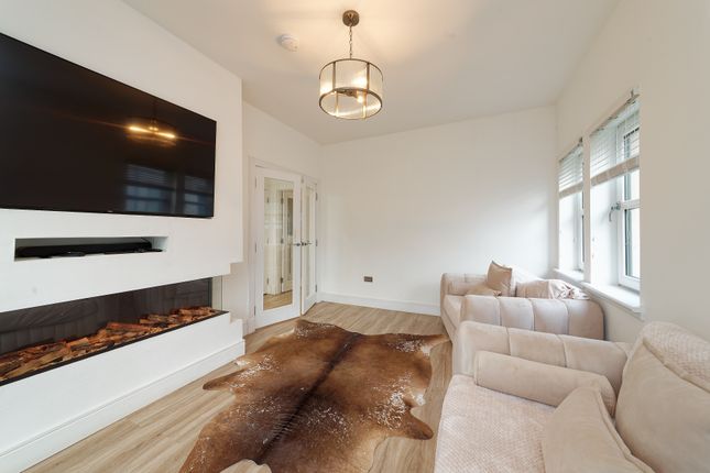 10, Stationhouse Drive, Johnstone photo 4