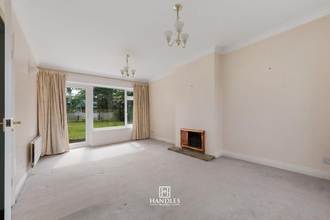 16, Chance Fields, Leamington Spa photo 3