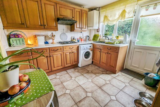 Terraced house for sale in Beanfield Avenue, Corby
