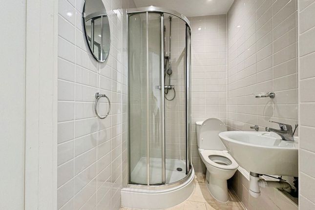 5F, Woodridge, Bridgend photo 5