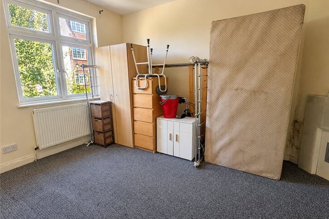 Flat 1, 104, Babington Road, London photo 3