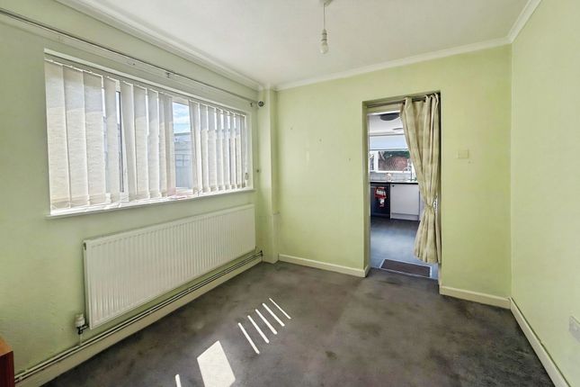 8, Mill Close, Stourport on Severn photo 4