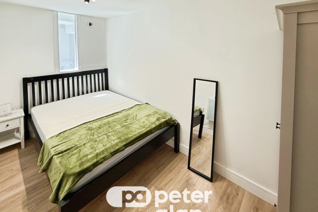 Flat 2, CARDIFF photo 3