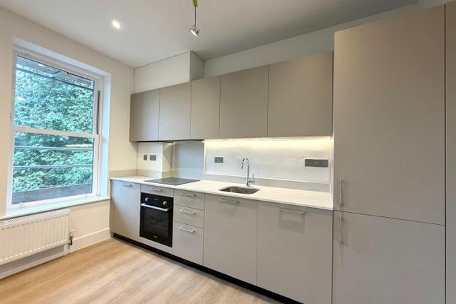 Second & Third floor flat, The Avenue, London photo 5