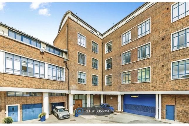 Flat  Skyline Court, Grange Yard, London photo 2