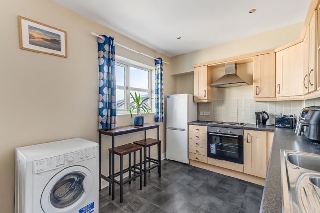 11, Fowlers Court, West Yorkshire photo 3