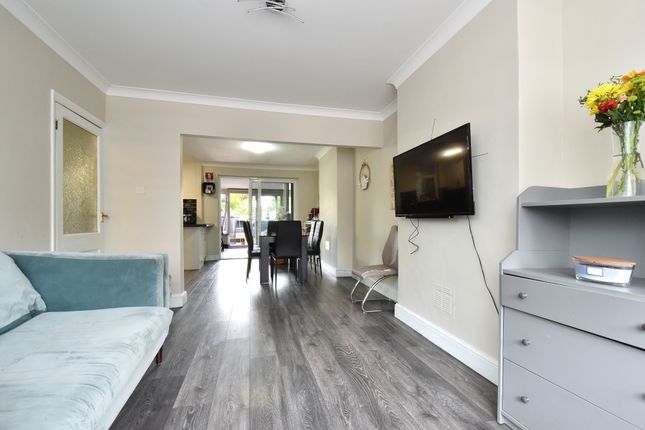 4, Chilmark Road, London photo 2