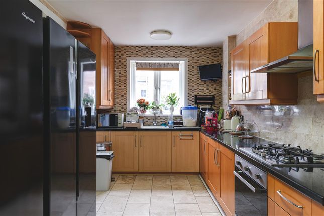 41, Lealand road, London photo 3