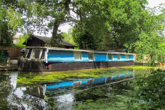 Houseboat for sale in Scotland Bridge Lock, Addlestone