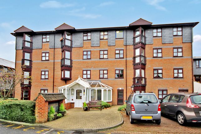 Thumbnail Flat for sale in Woodville Grove, Welling, Kent