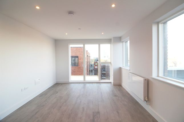 Flat to rent in Palmer Street, Reading