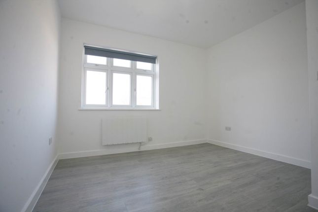 Cranbrook Road, Ilford photo 4