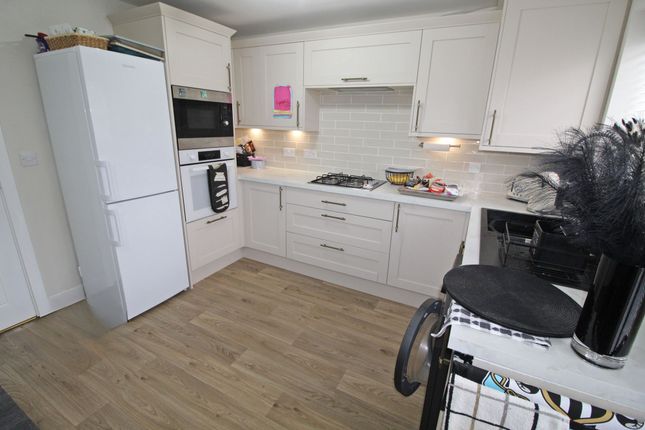 27 Bates Avenue, Blyth photo 3