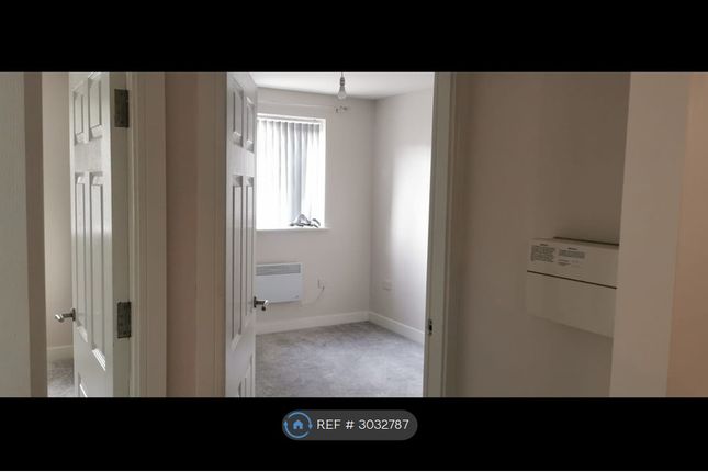 Flat, James Street, Elland photo 4