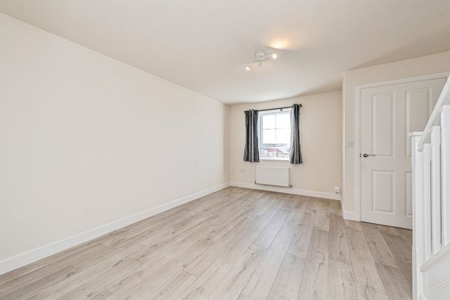 32, Windsor Road, Dewsbury photo 2