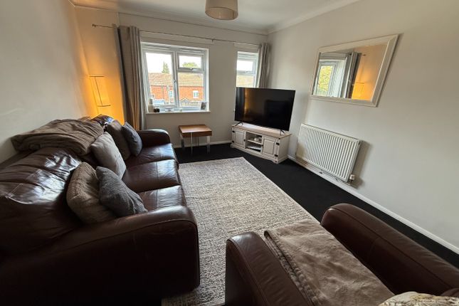Flat 8, Brittany Court, Dunstable photo 3