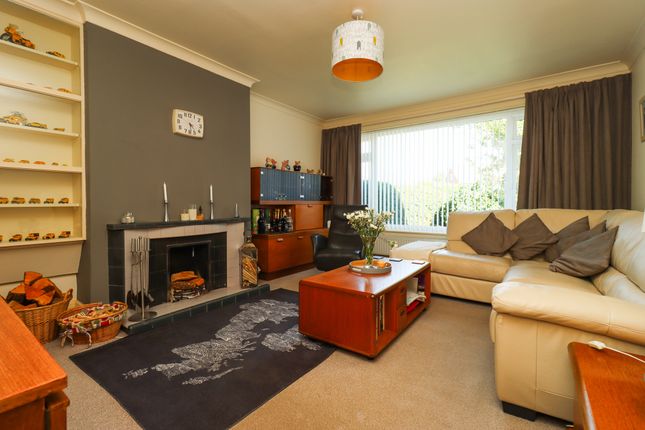 9, Lodge Gardens, Gristhorpe photo 3
