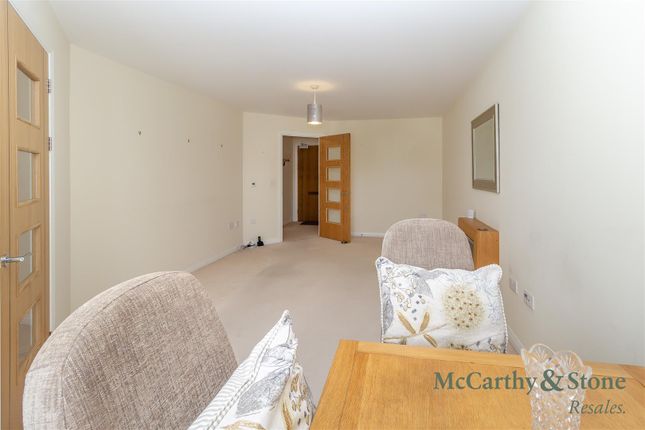 40 Valley Court, Longsight Road, Bury photo 4