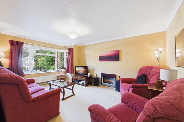 21 Forestfield, Horsham photo 2
