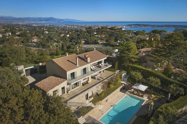 Detached house for sale in Cannes, 06400, France