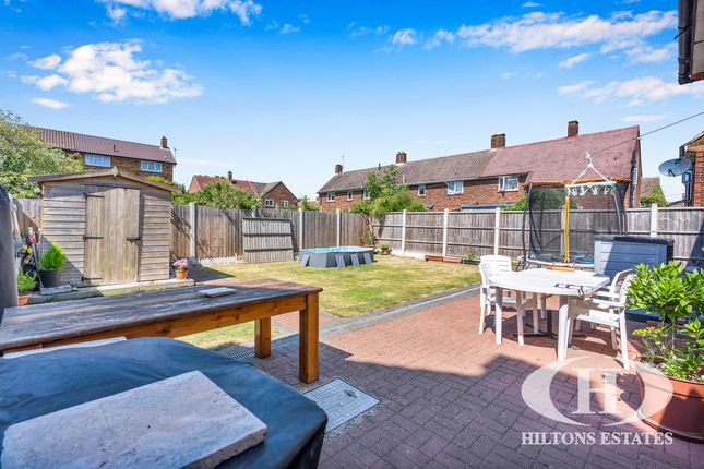 23, Viscount Road, Staines-upon-Thames photo 4